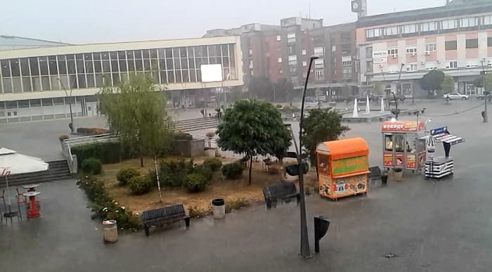 RHMZ izdao hitno upozorenje, očekuju se pljuskovi, grmljavina i grad