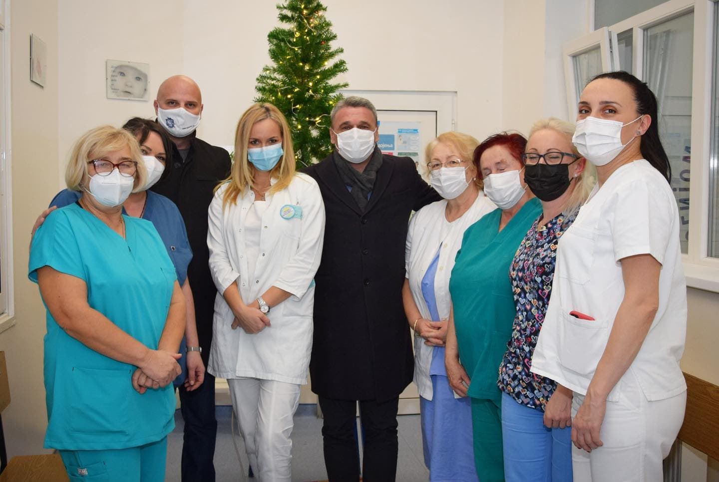 Gradonačelnik Todorović sa saradnicima u novogodišnjoj noći obišao dežurne službe (FOTO)
