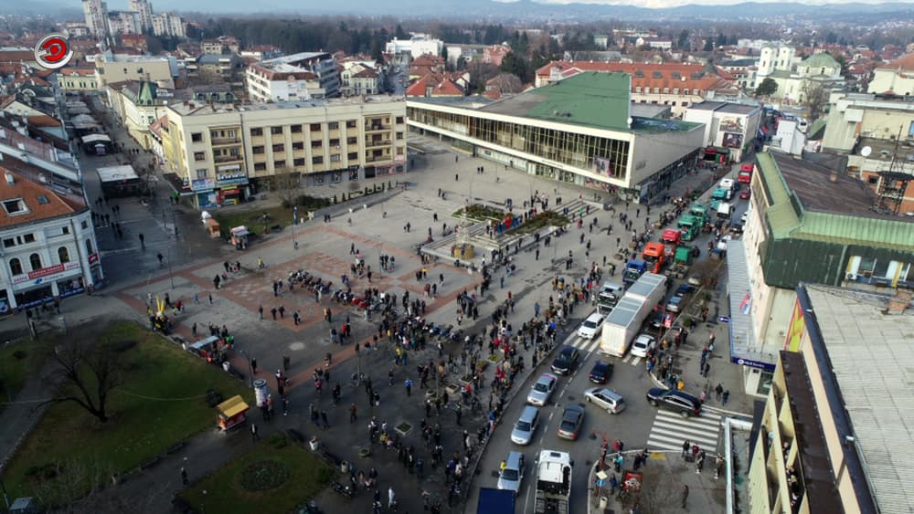 Održana tradicionalna božićna vožnja u Čačku (FOTO)