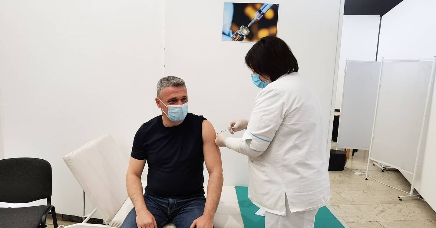 Gradonačelnik Todorović primio prvu dozu vakcine protiv korona virusa, pozvao sugrađane na imunizaciju