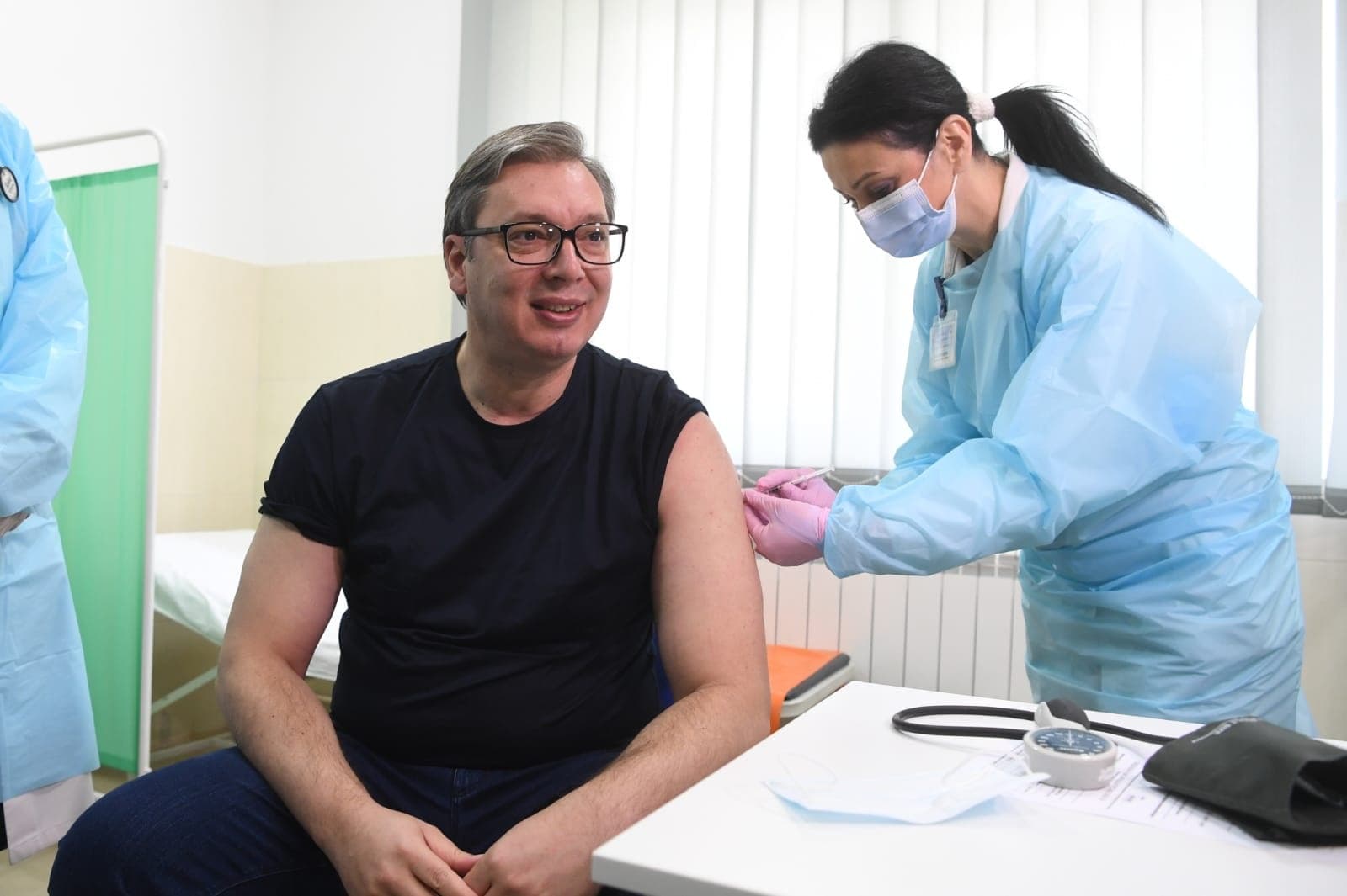 Predsednik Vučić vakcinisan kineskom vakcinom u Rudnoj Glavi