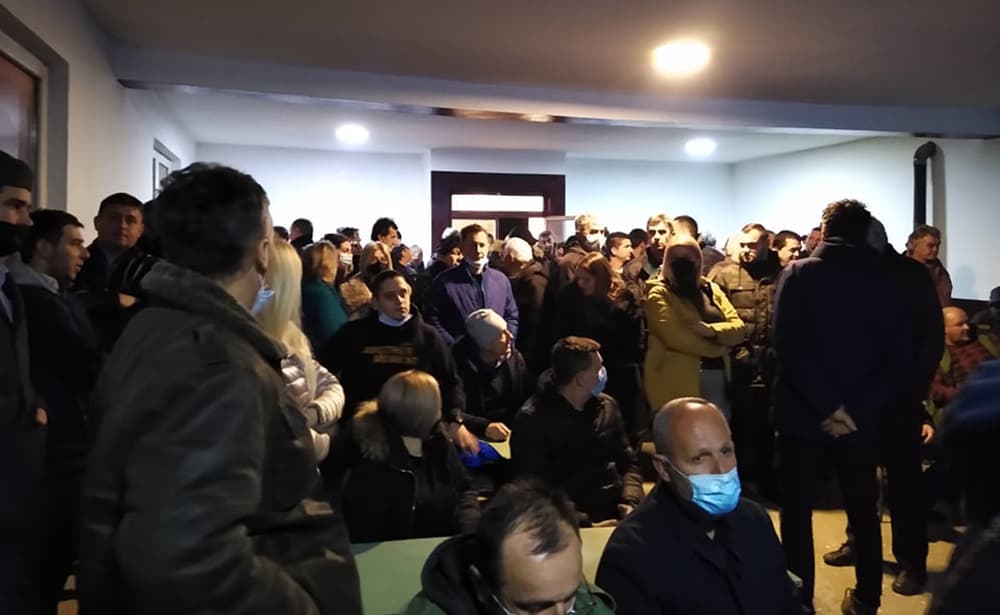 U selima nadomak Požege meštani protestovali protiv najavljenih geoloških istraživanja (FOTO)