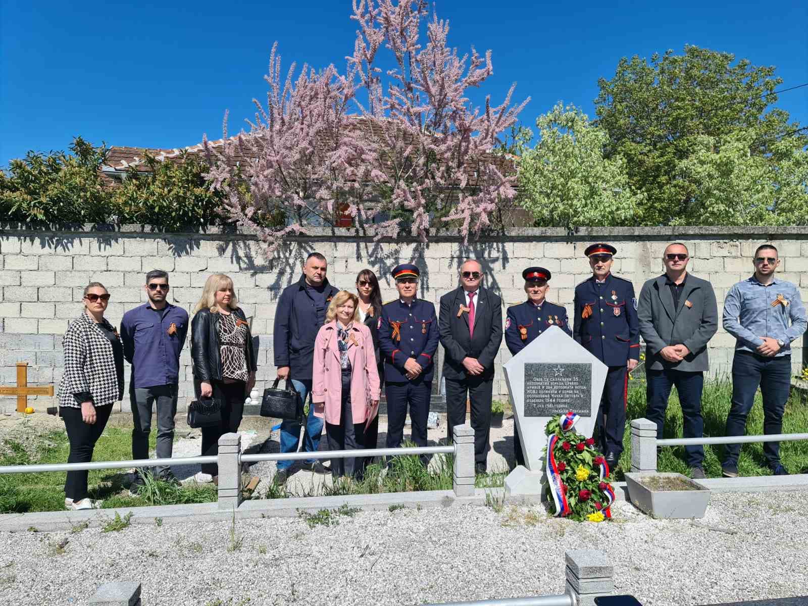 Udruženje Srpsko-rusko-beloruskog prijateljstva i Stranka Rusa Srbije položili vence povodom Dana pobede nad fašizmom
