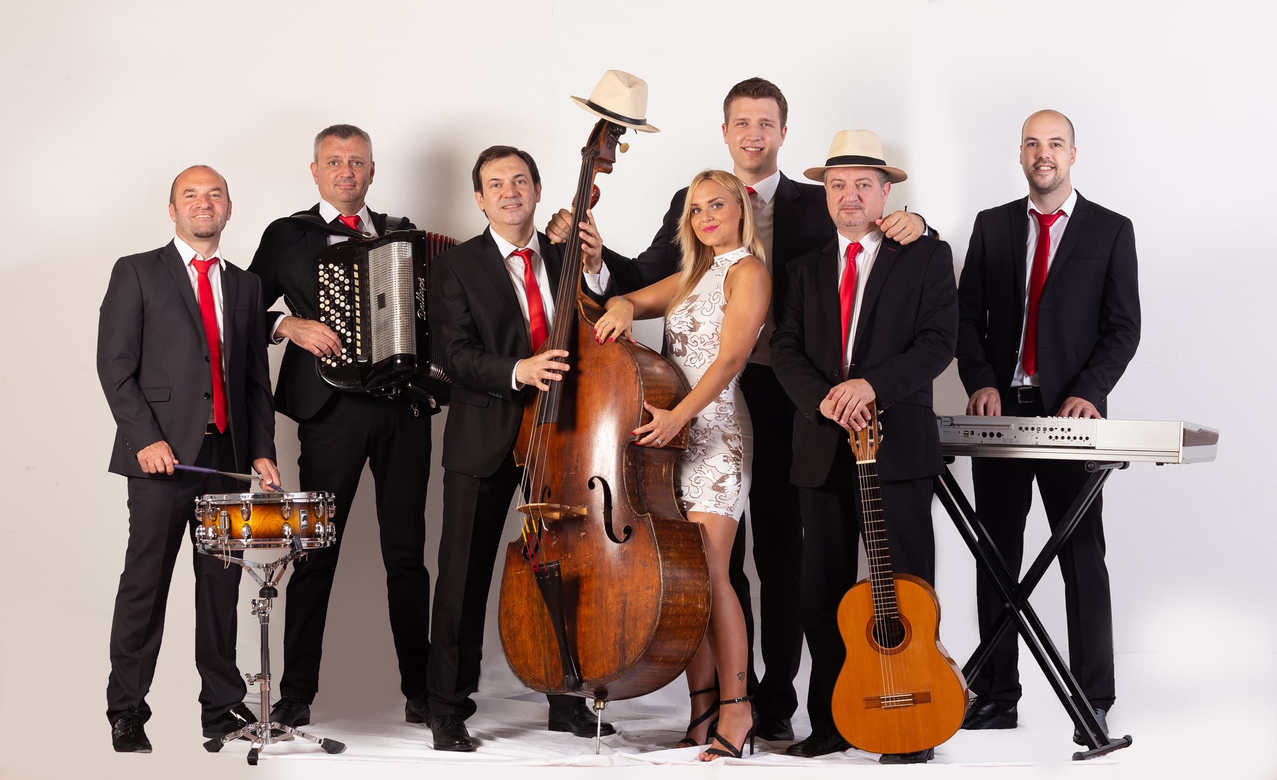 Koncert orkestra "Stari grad" u Atrijumu Doma kulture