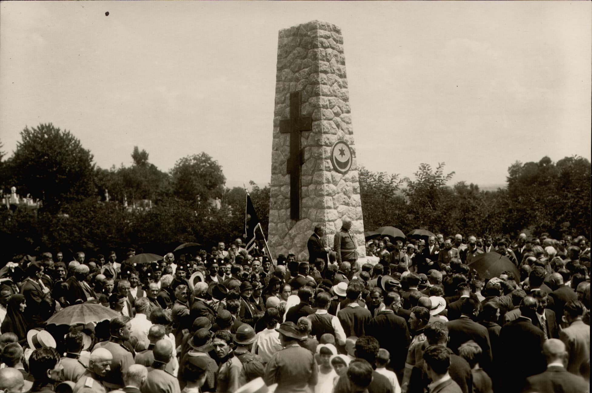 ČAČAK JE SVET: Na današnji dan, pre 87 godina, otkriven jedinstveni spomenik na svetu (FOTO)