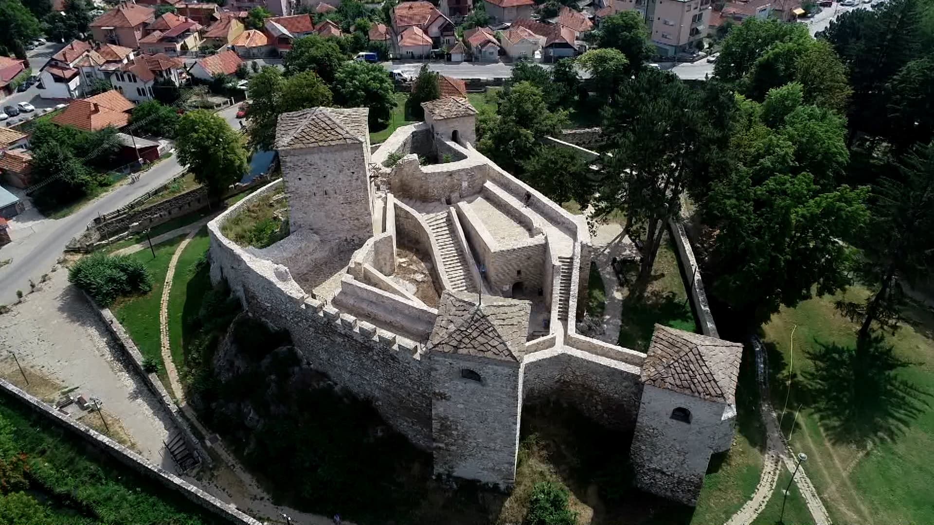 GVOZDENA VRATA BALKANA: Upoznajte grad burne istorije, prekriven živopisnim ćilimom (VIDEO)