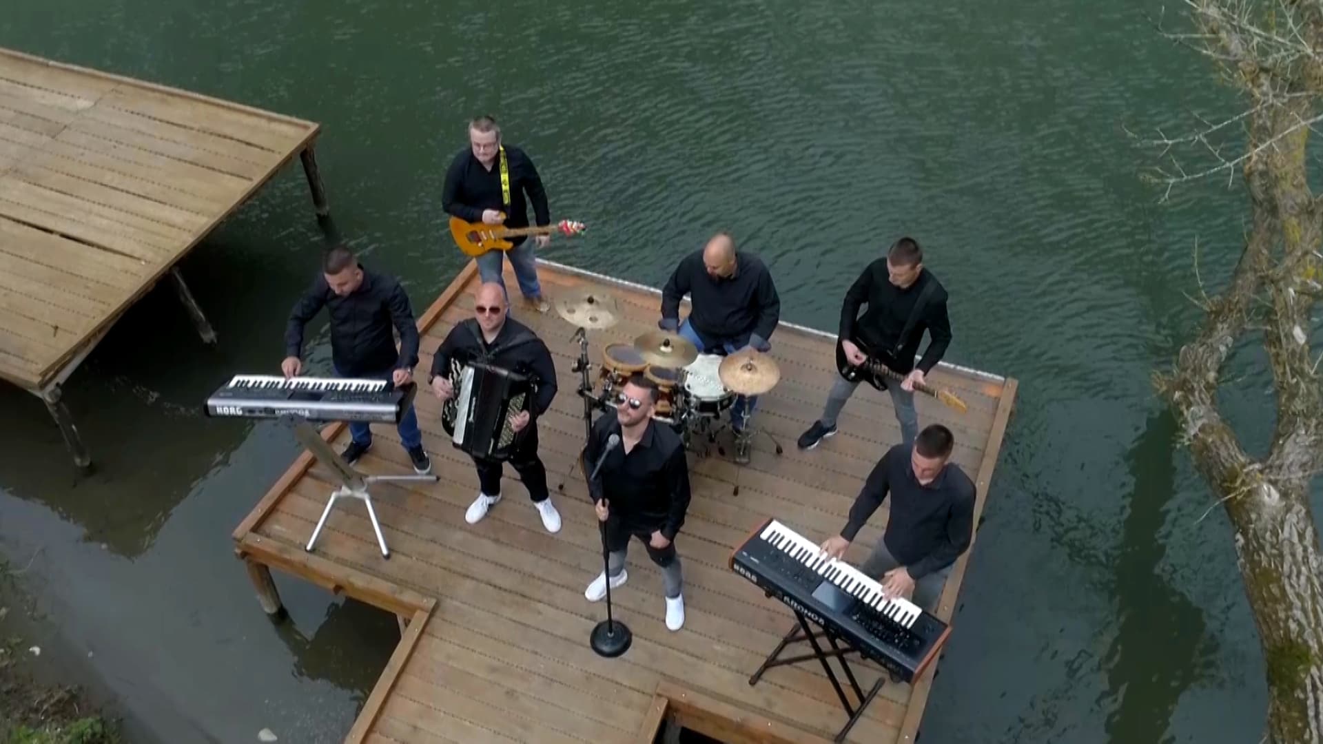 Novi spot čačanskog Urban benda za pesmu "Preživeću" (VIDEO)