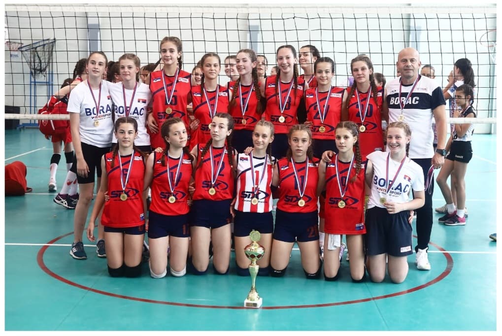 Mlađe odbojkašice čačanskog Borca šampionke Srbije