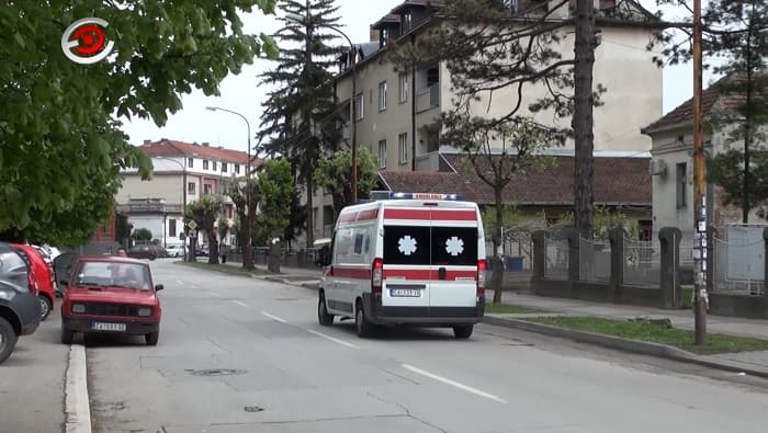 Muškarcu traktor prešao preko grudnog koša, sa teškim povredama smešten na Intenzivnu negu