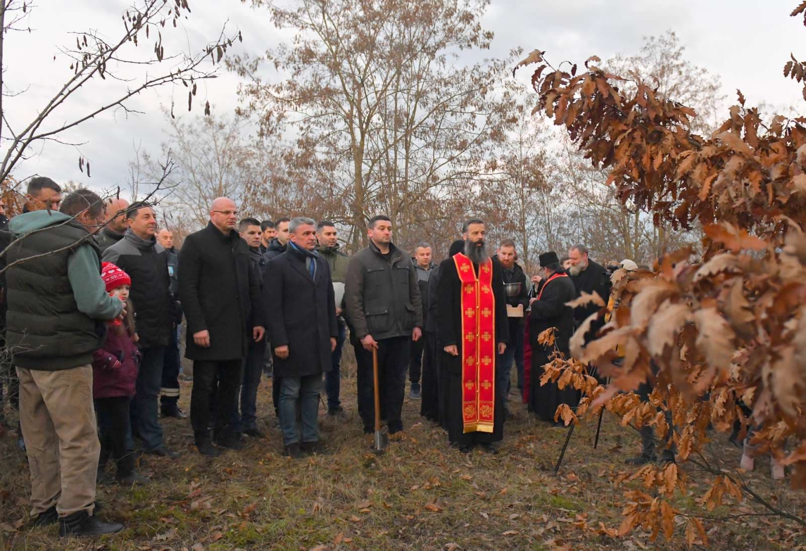 Predstavnici gradskog rukovodstva odsekli badnjak u Rakovi