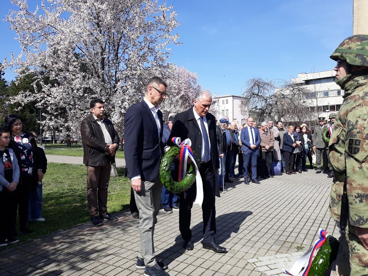 Položeni venci u znak sećanja na žrtve NATO bombardovanja