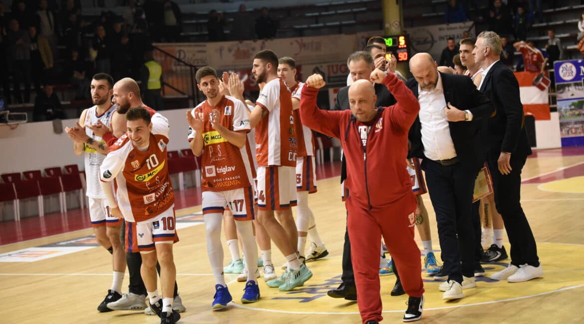 Borac najbolji kad je najpotrebnije: MZT razbijen u prepunoj dvorani kraj Morave