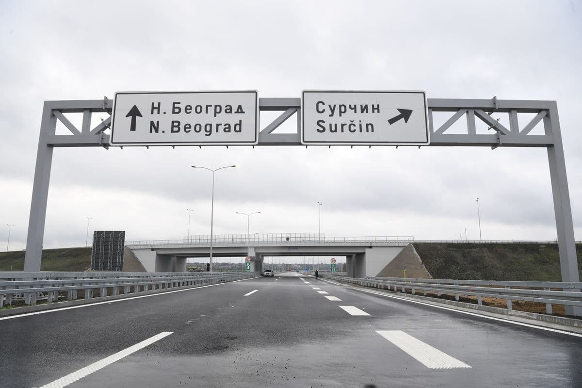 Otvorena deonica auto-puta "Miloš Veliki" od Novog Beograda do Surčina