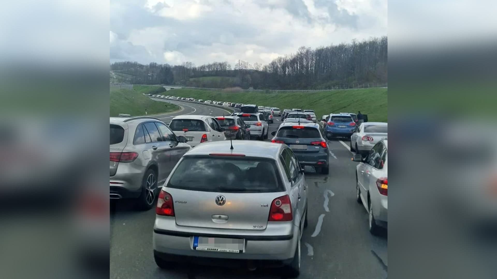 Pojačan saobraćaj posle praznika, zastoj na auto-putu "Miloš Veliki"