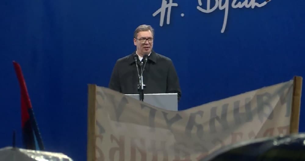 Vučić na mitingu: SNS sutra dobija novog predsednika