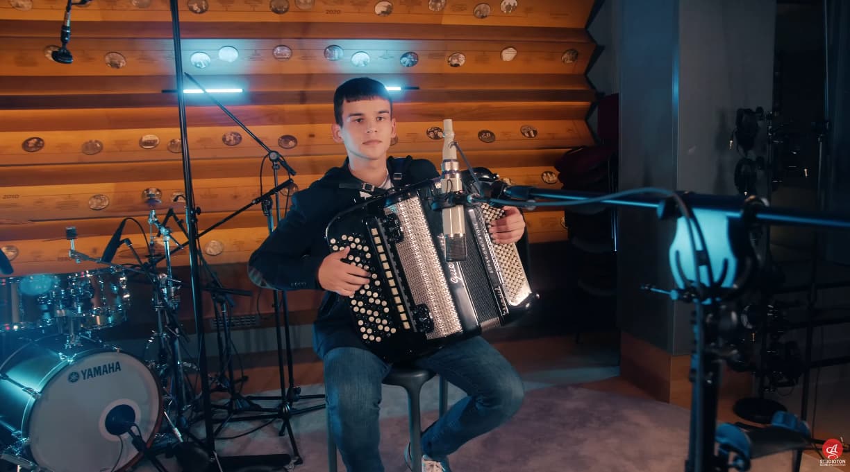 Autorska kompozicija "Jovanova igra" mladog virtuoza na harmonici (VIDEO)