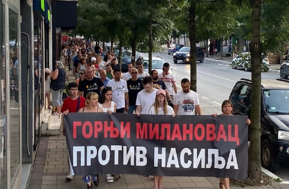 Milanovac protiv nasilja: "Vlast malog čoveka drži u strahu od siromaštva i rata"