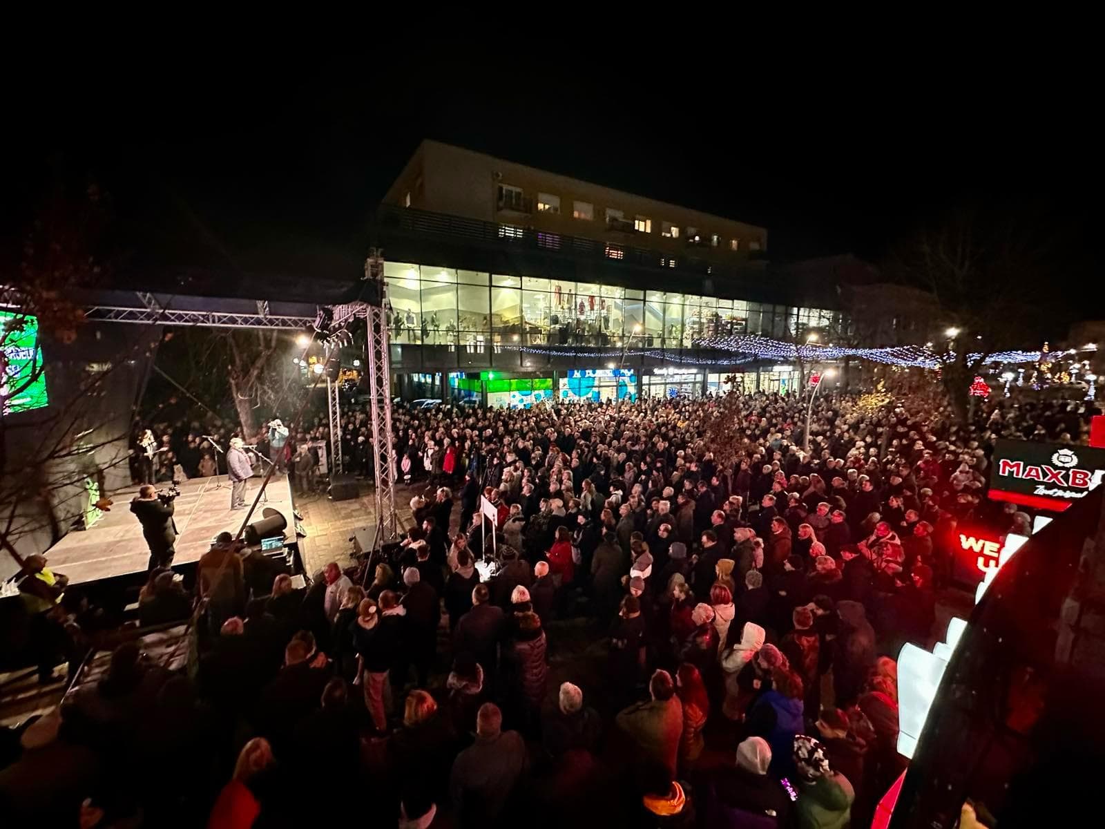 Više hiljada ljudi na tribini ProGlasa u Šapcu! (FOTO)