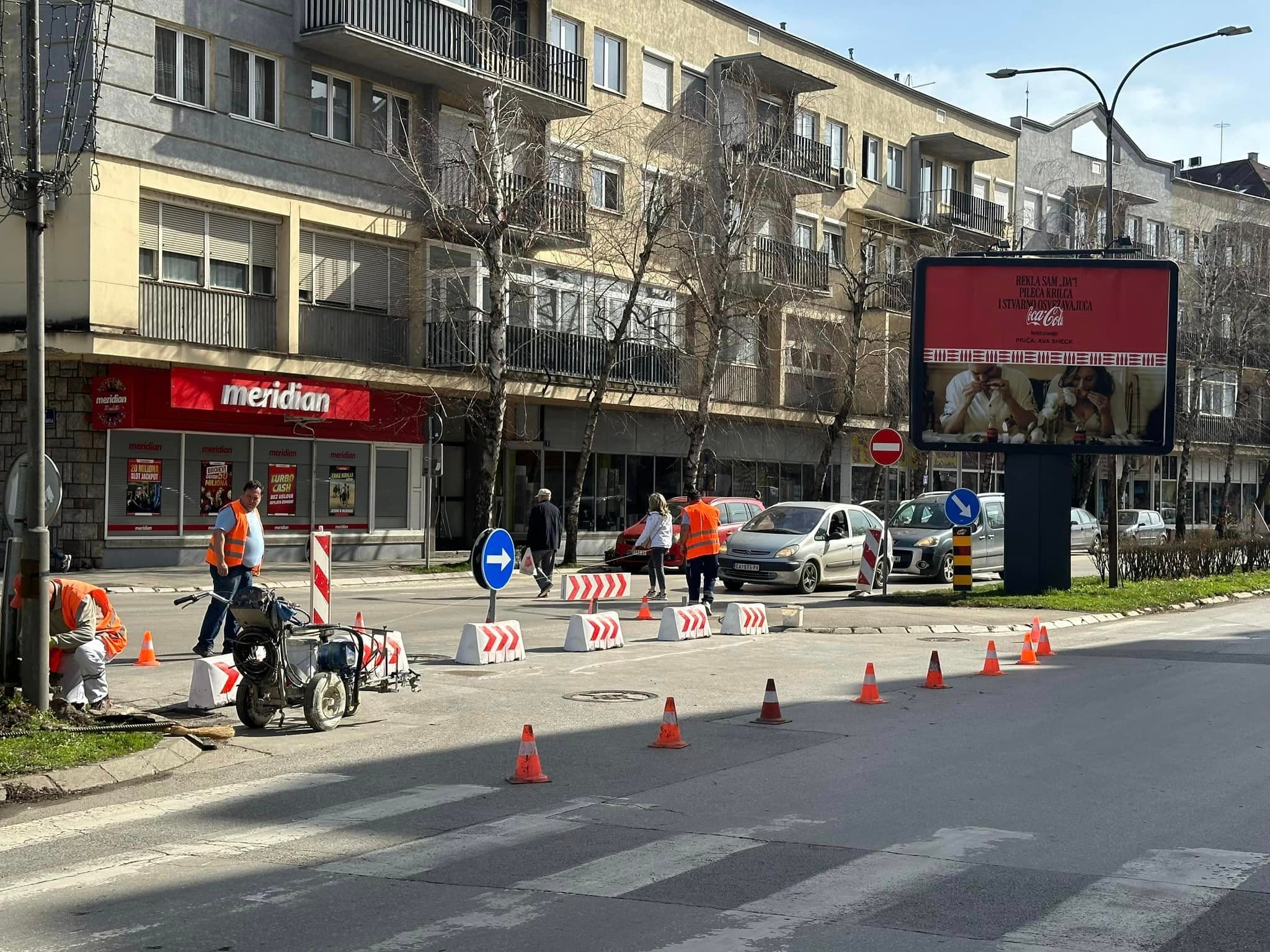 Novi režim saobraćaja na raskrsnici ulica Jaše Prodanovića i 9 Jugovića