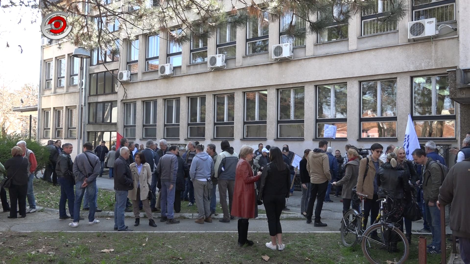 Protest bivših radnika Fabrike reznog alata iz Čačka zbog neisplaćenih zaostalih zarada