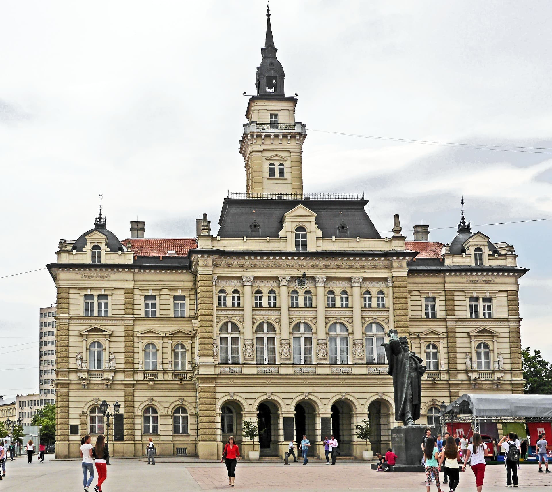 Novi Sad: Zbogom narodnjaci!!!