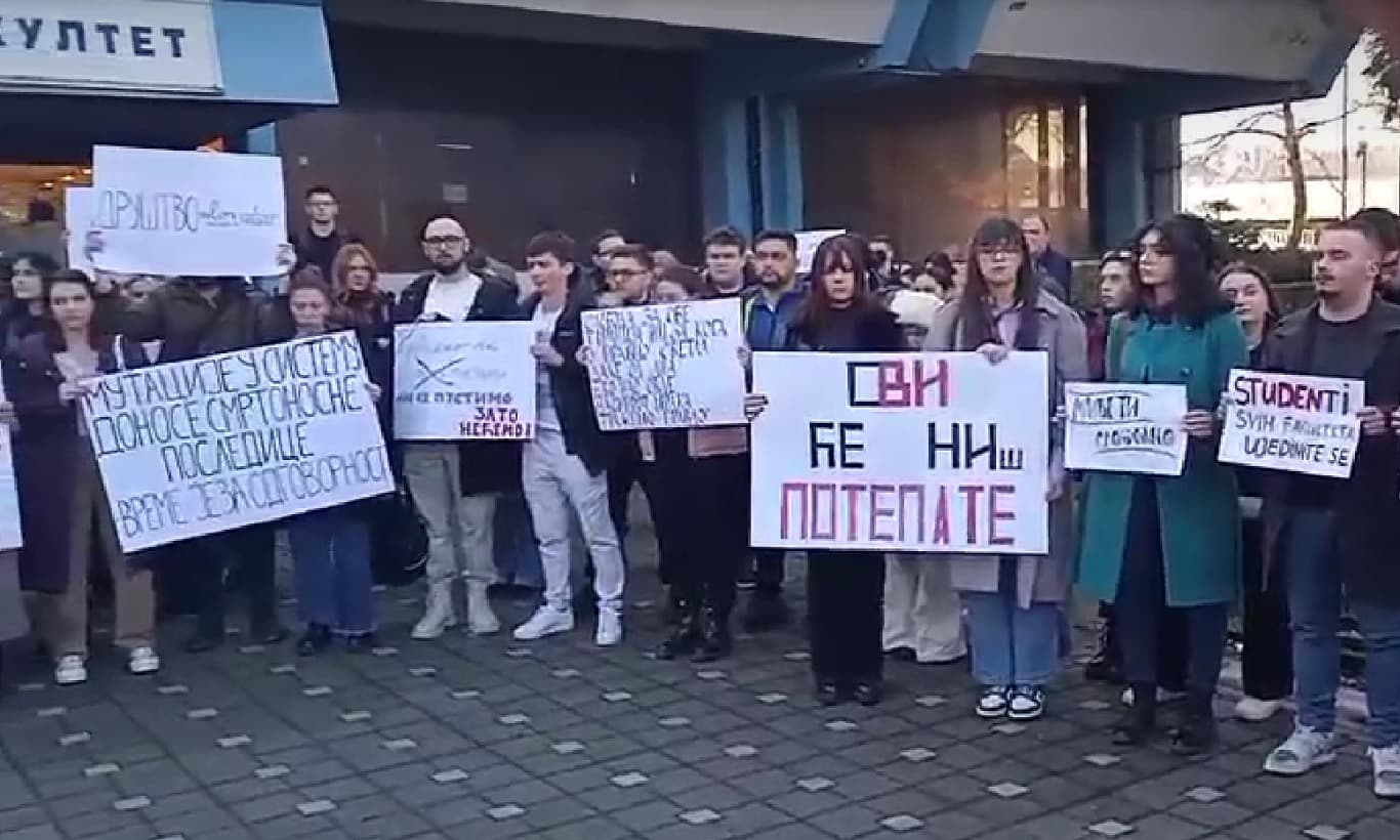 Studenti Bogoslovskog izglasali blokadu, uprkos pretnji da će izgubiti blagoslov