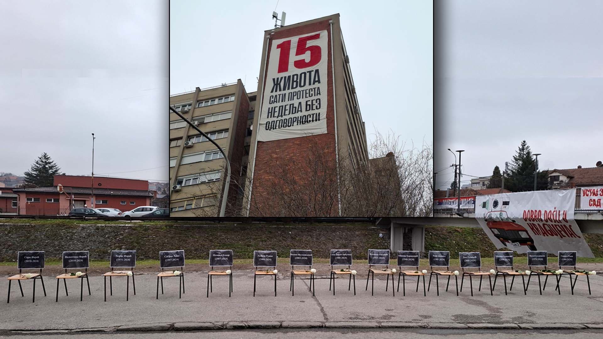 Najtužnija slika: Petnaest stolica za 15 žrtava postavljene u Kragujevcu (FOTO)