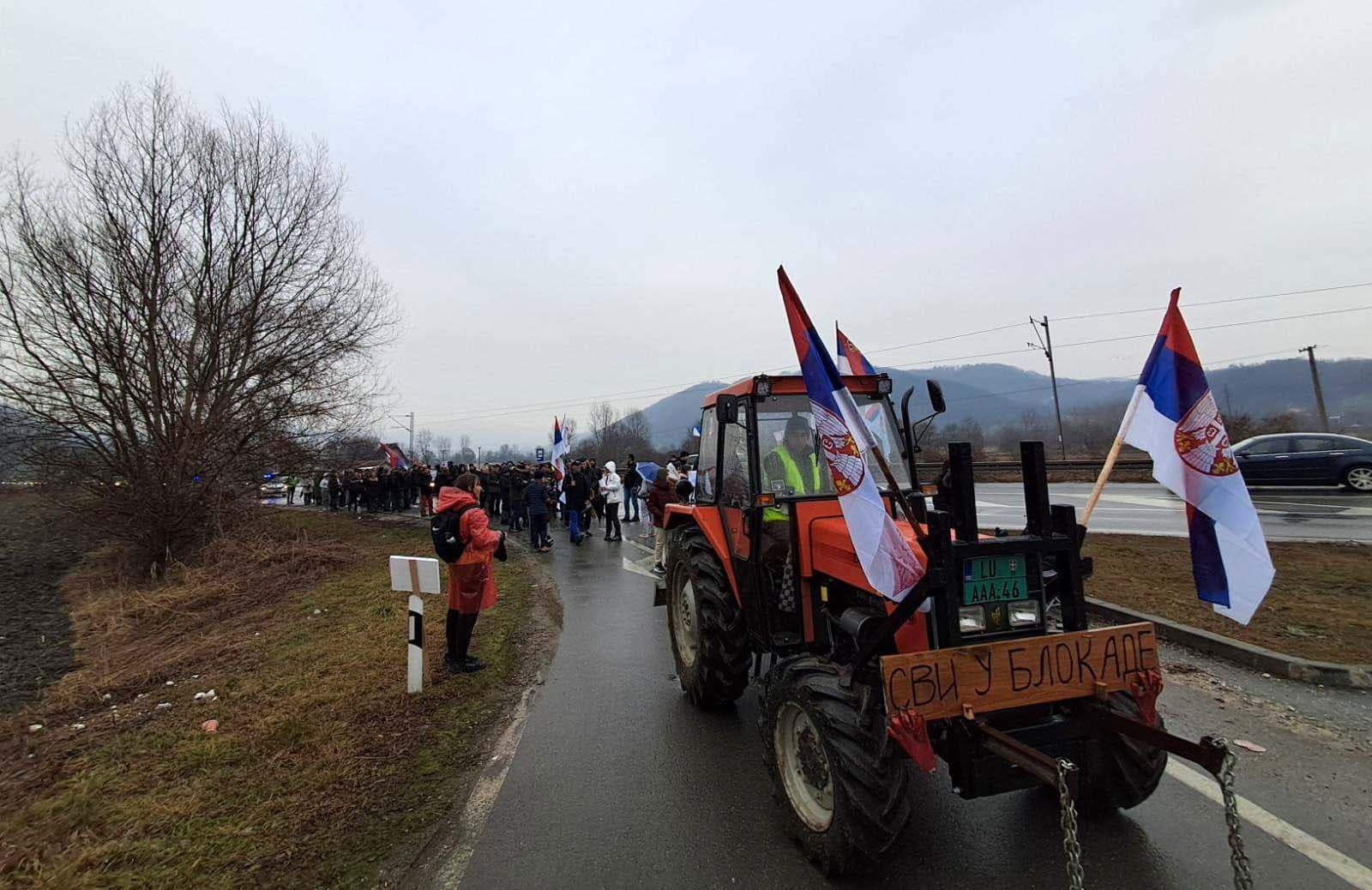 Dragačevo i Arilje krenuli put Požege (FOTO)