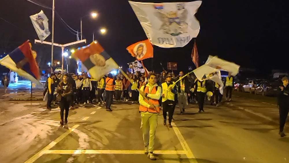 Fenomenalan doček u Ljigu za studente i maturante (VIDEO)