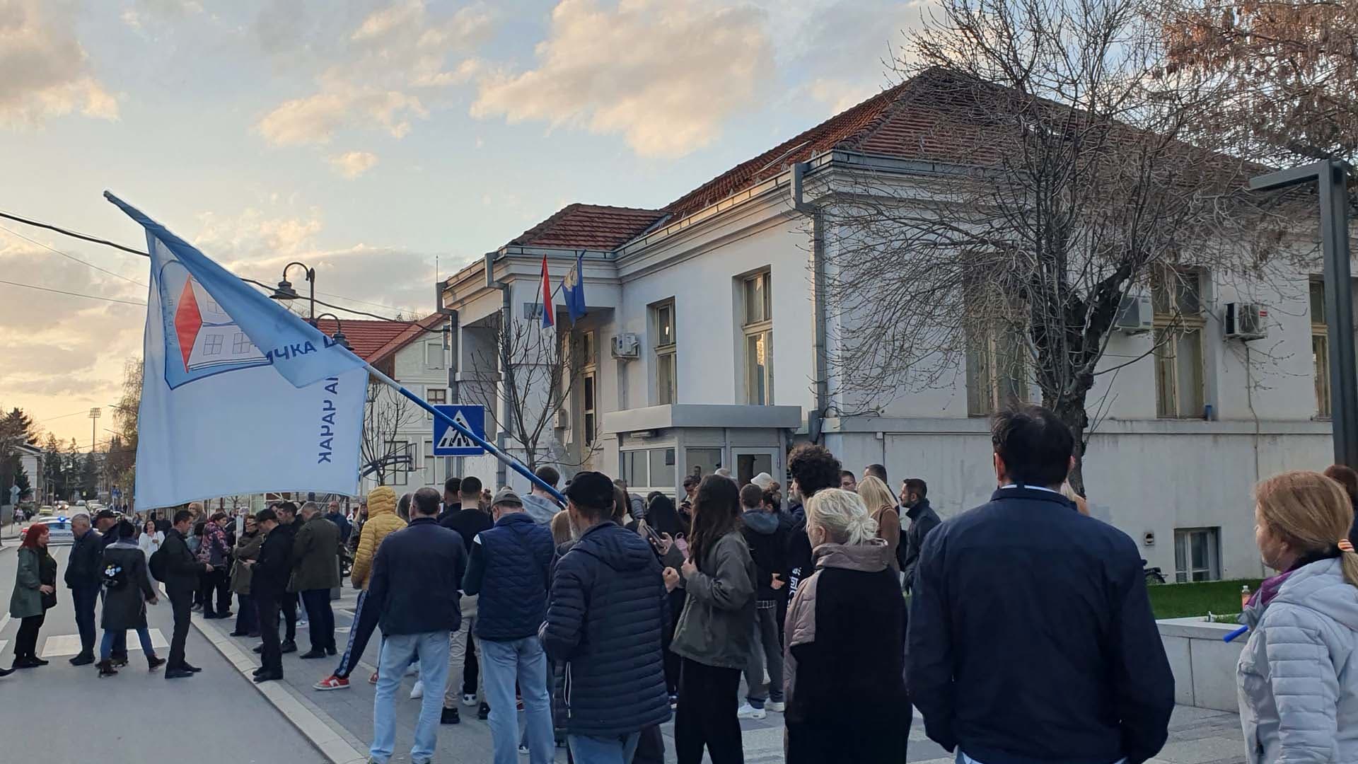 Za trojicu uhapšenih građanskih aktivista - 48 sati zadržavanja (VIDEO)