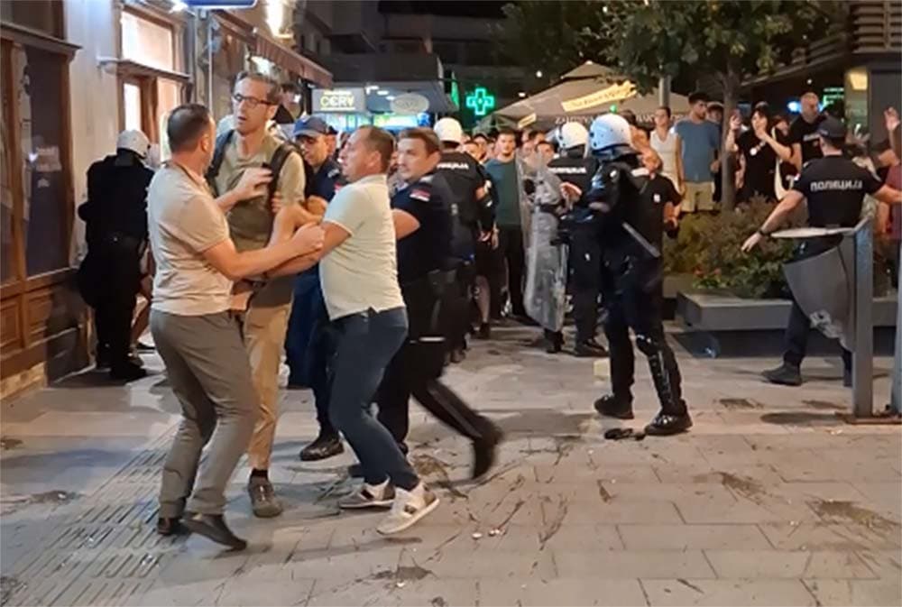 Dveri Čačak: Pozdravljamo uspeh mirnih građanskih protesta u Čačku, Darijević popunio Zahtev za smenu režima u gradu