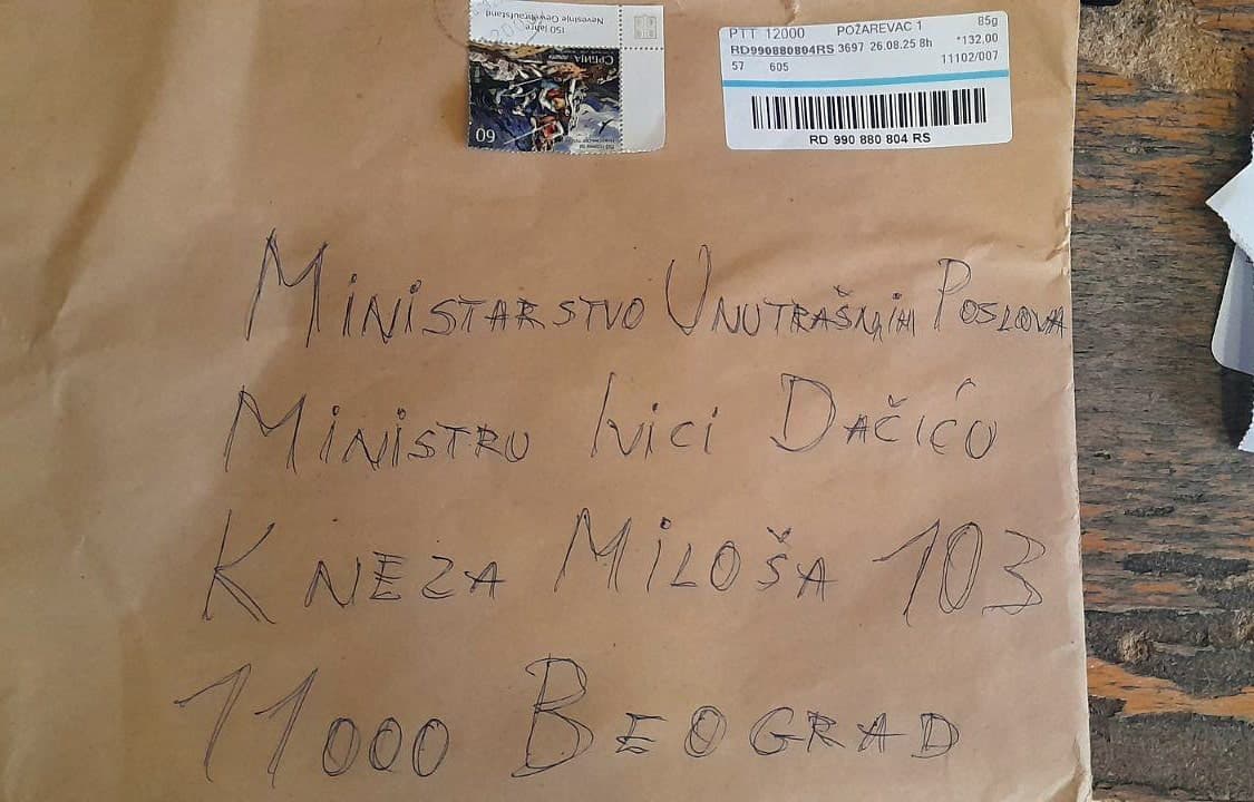 Policija pronašla lice koje je predalo pošiljku naslovljenu na ministra Dačića