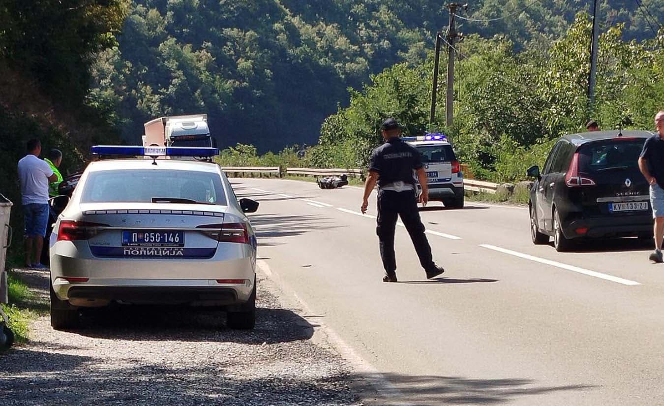 U saobraćajnom udesu u Ovčar Banji teško povređen motociklista