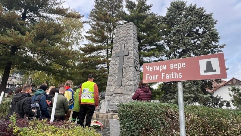 Studenti nastavili put ka Požegi, pre toga posetili Spomenik četiri vere