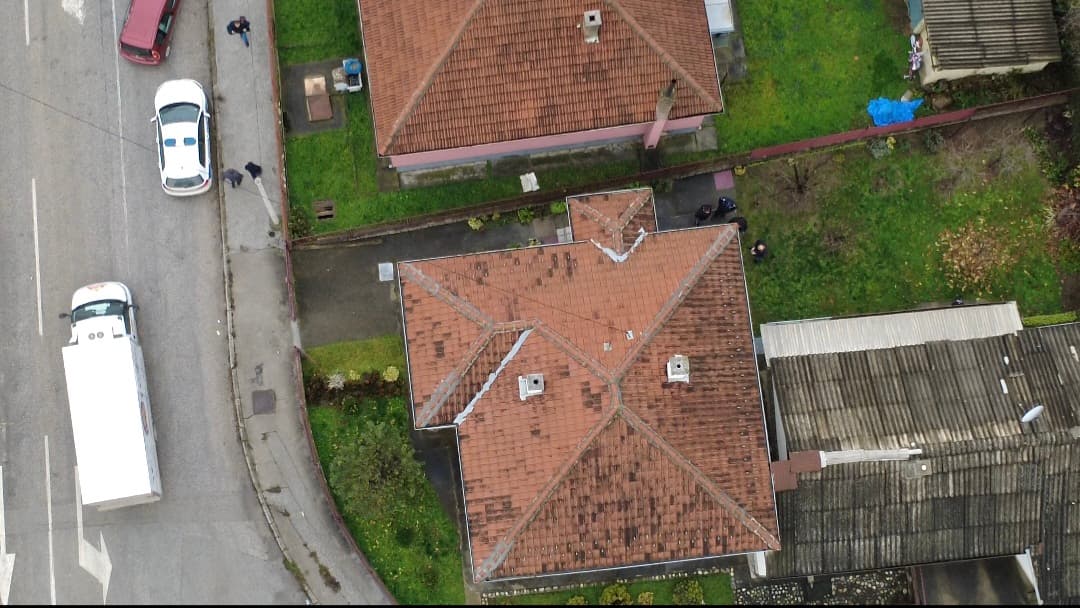 Tri beživotna tela pronađena u kući u Čačku
