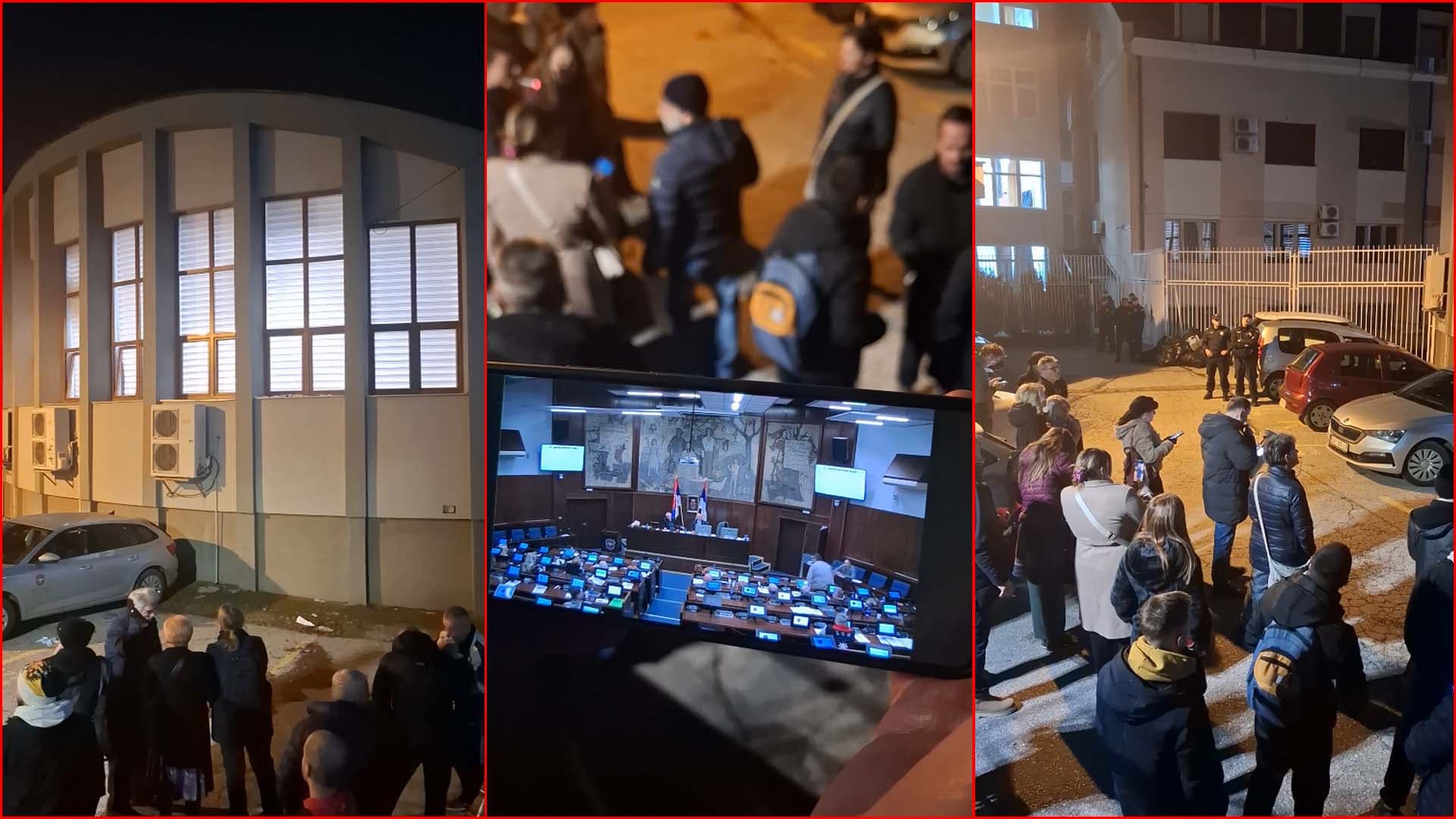 Čačani treći dan zaredom protestovali ispred sale lokalne Skupštine zbog poskupljenja komunalija