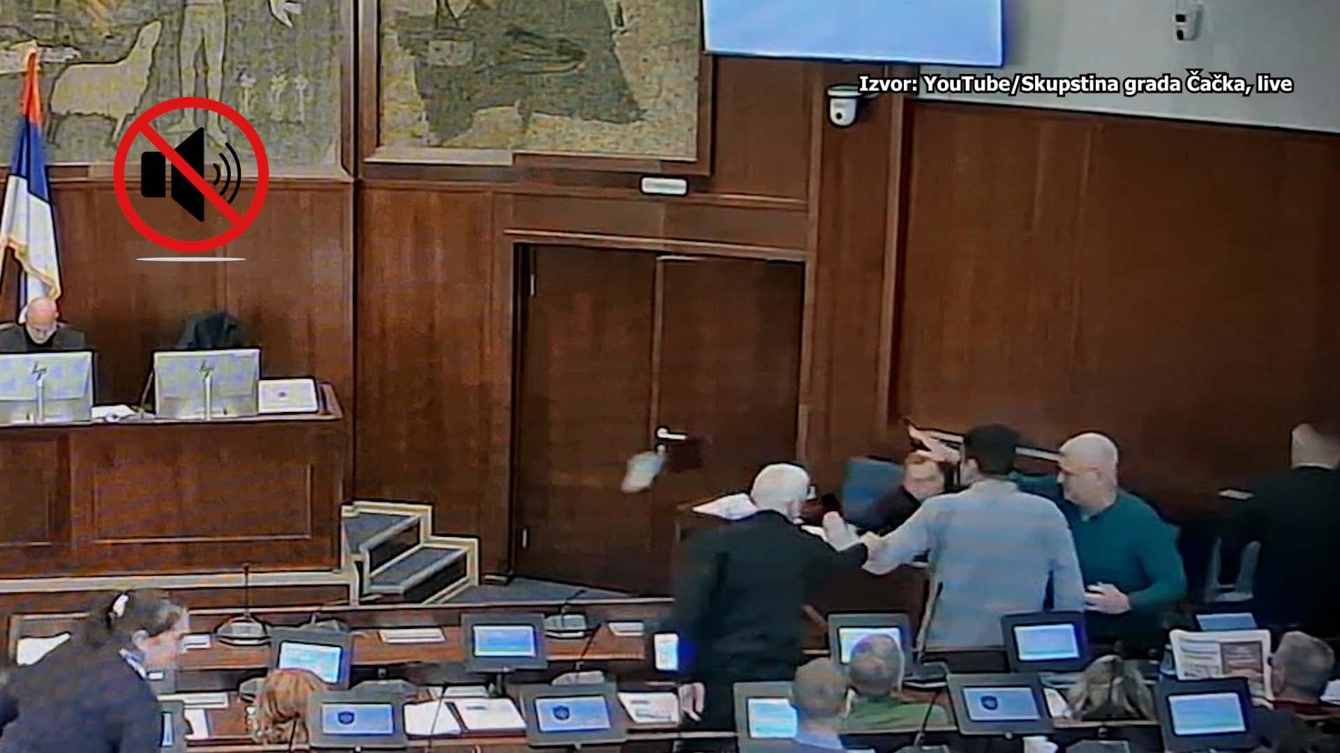 Incident u skupštinskoj sali: Sukob Simovića i Jakšića (VIDEO)